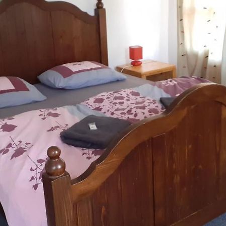 Hotel Kratochviluv Mlyn à Cervena Lhota  Extérieur photo