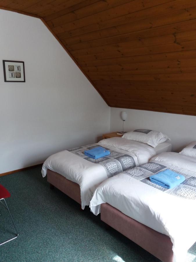 Hotel Kratochviluv Mlyn à Cervena Lhota  Extérieur photo