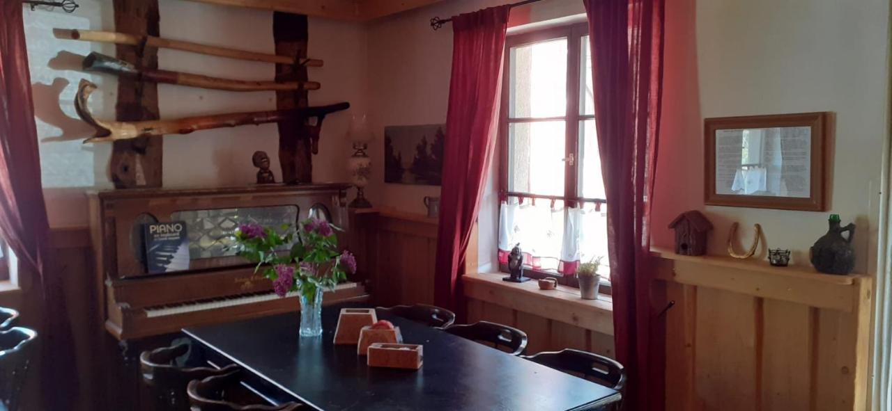 Hotel Kratochviluv Mlyn à Cervena Lhota  Extérieur photo